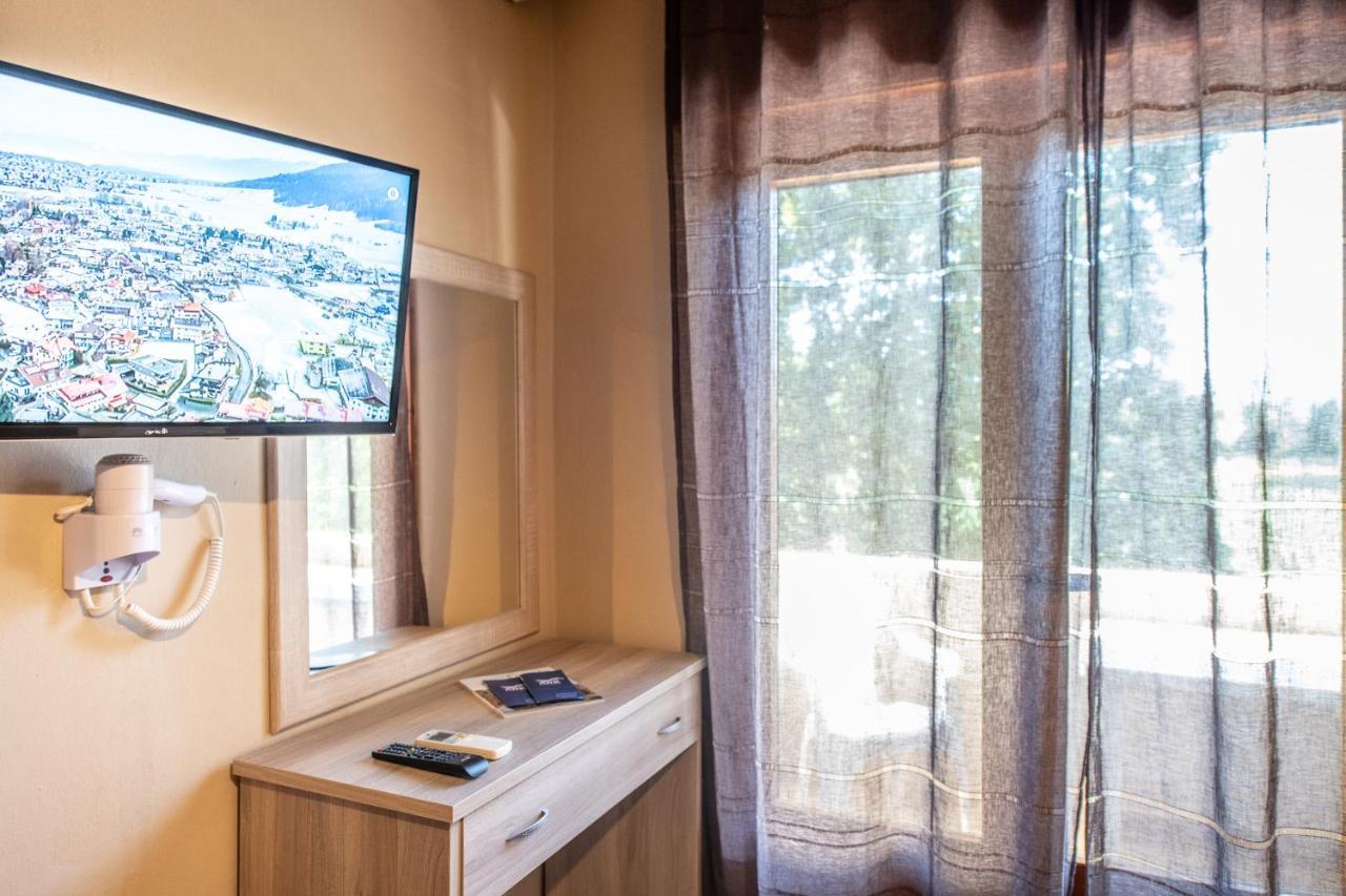 Yannis Hotel Krinídhes エクステリア 写真