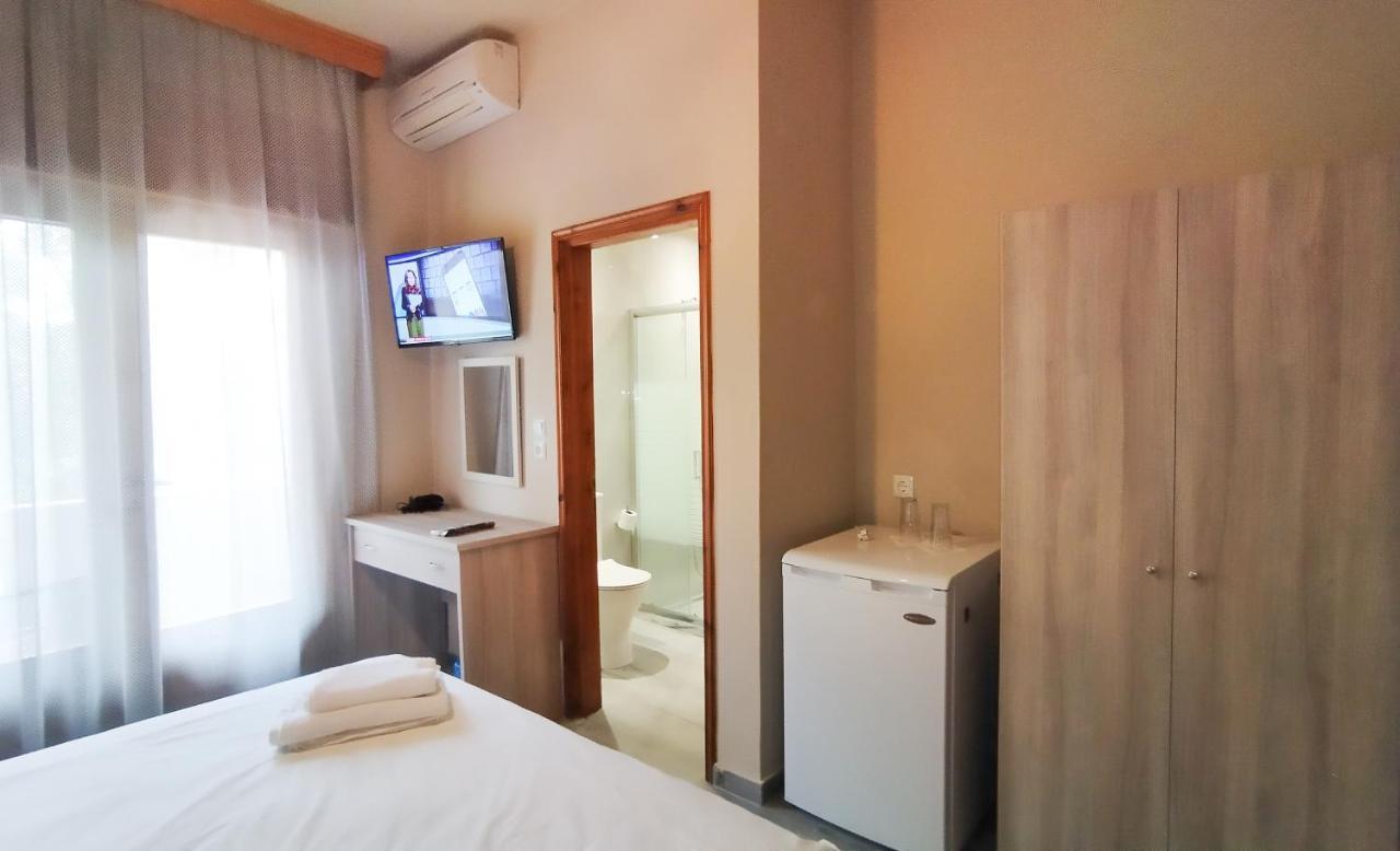 Yannis Hotel Krinídhes エクステリア 写真