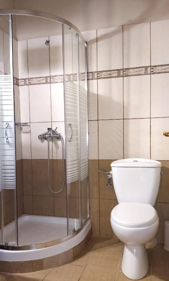 Yannis Hotel Krinídhes エクステリア 写真