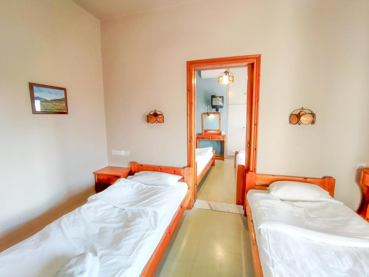 Yannis Hotel Krinídhes エクステリア 写真