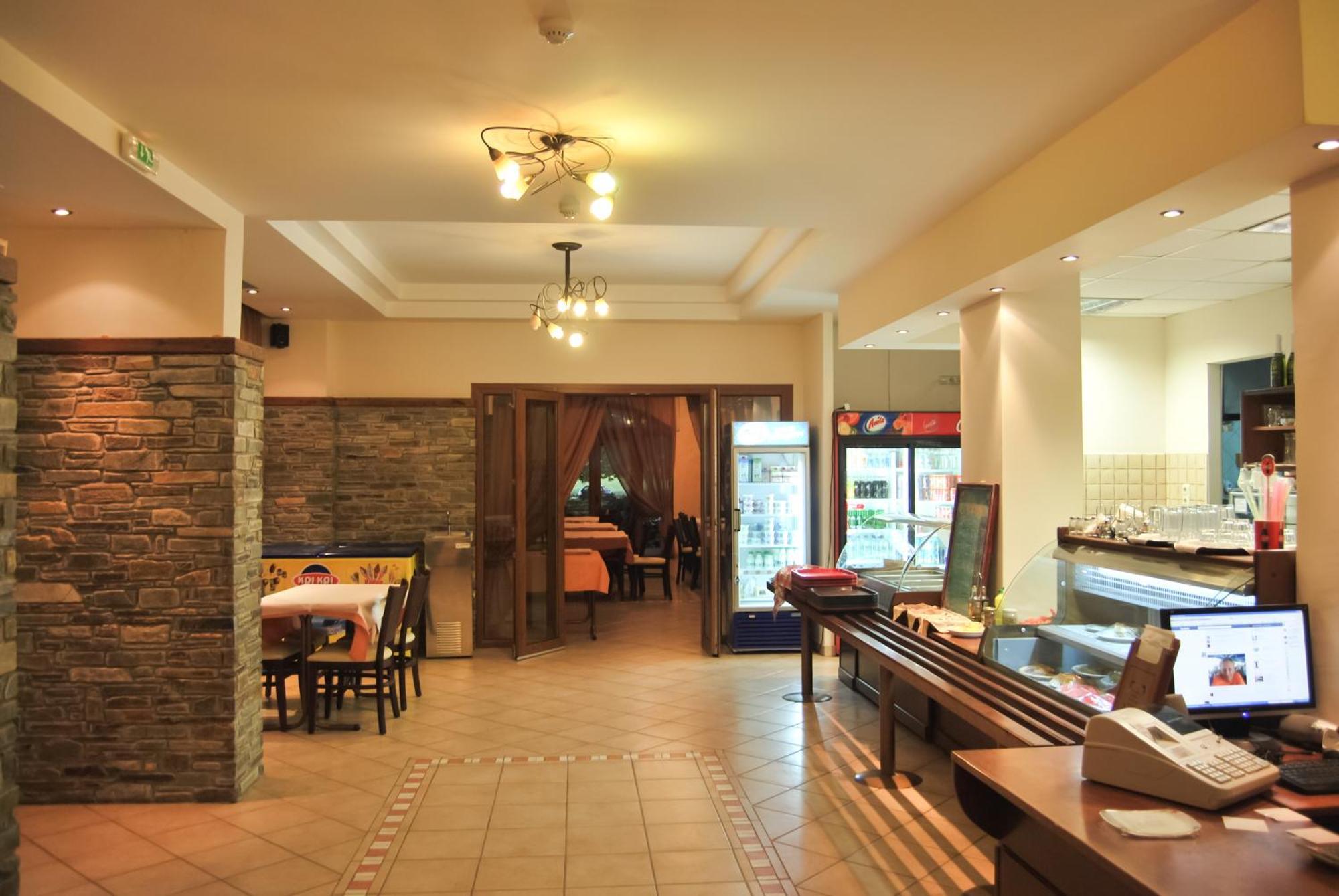 Yannis Hotel Krinídhes エクステリア 写真
