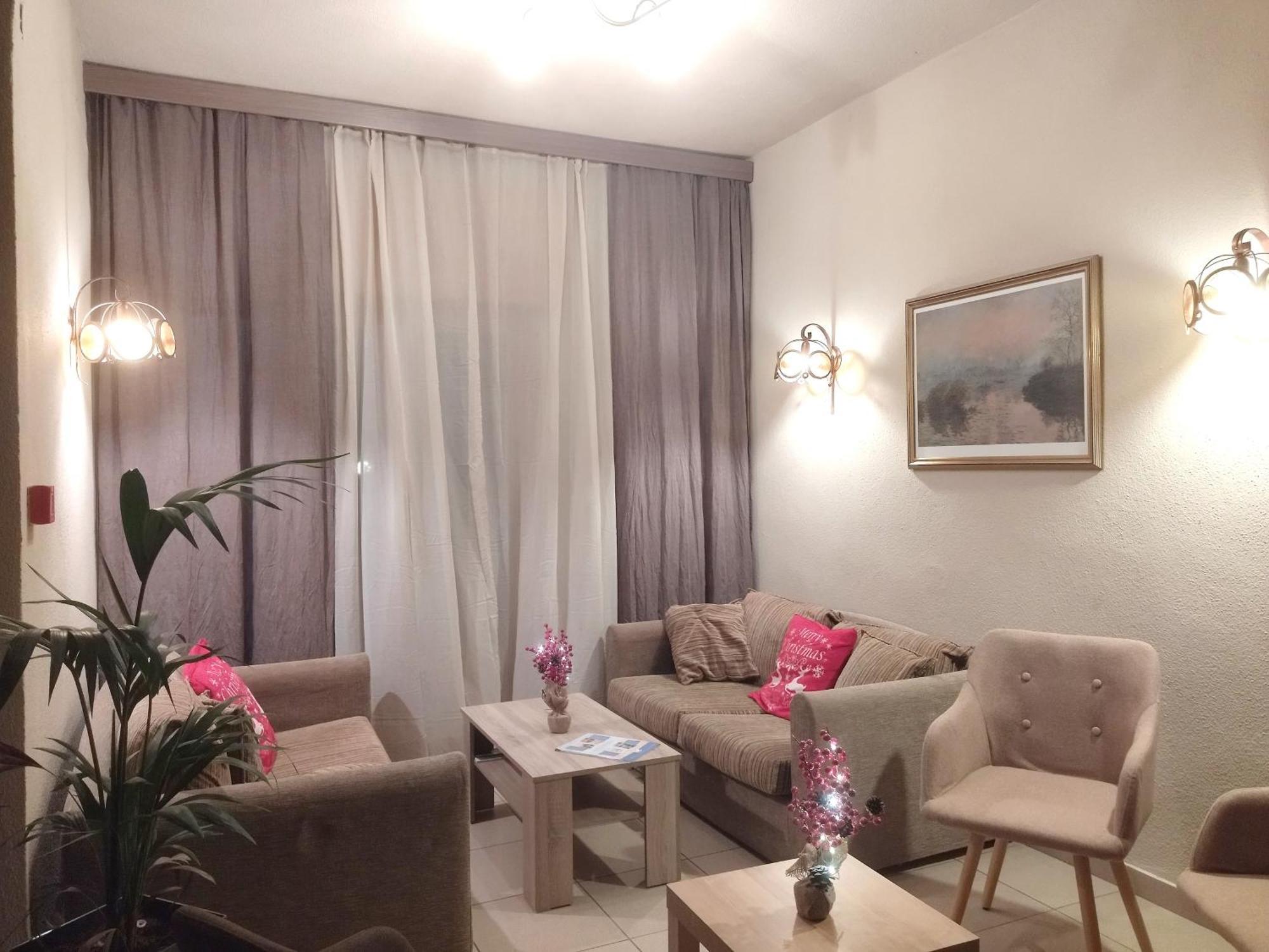 Yannis Hotel Krinídhes エクステリア 写真