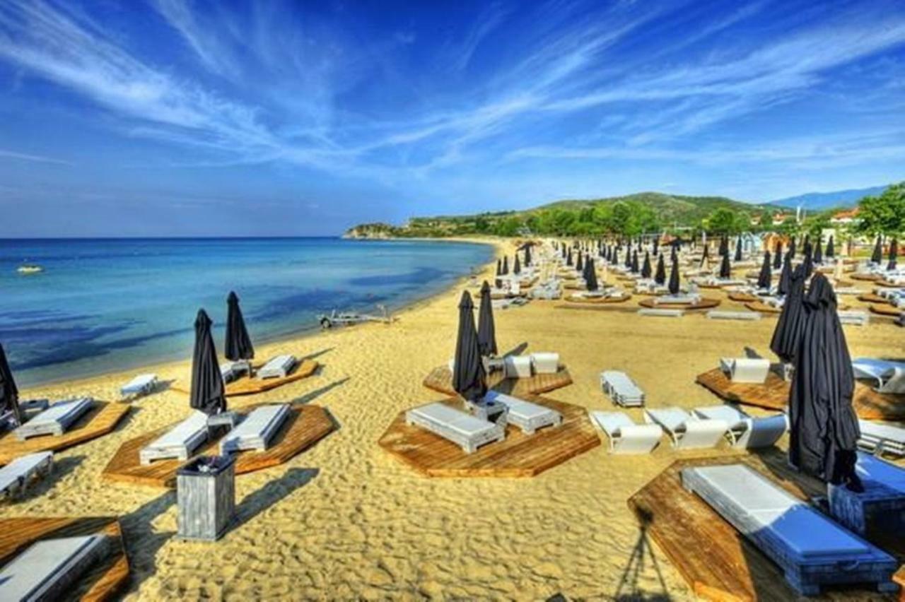 Yannis Hotel Krinídhes エクステリア 写真
